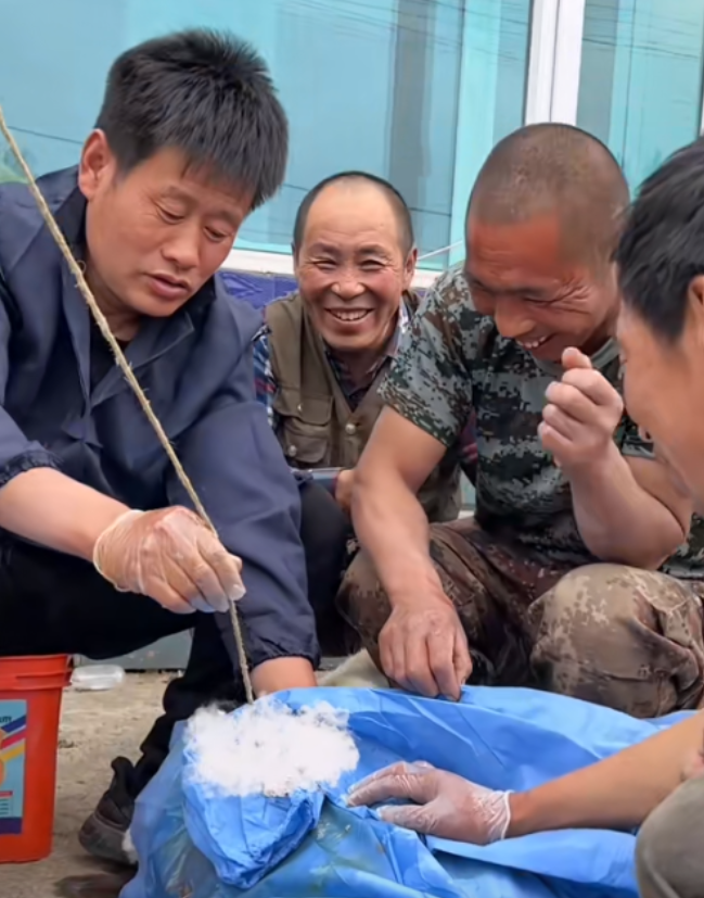 26 岁扑街仔如何让老爸成为网红兽医？揭